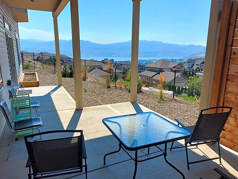 Peaceful and Spacious Lake View
