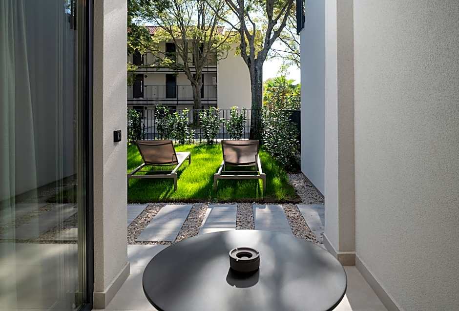 Molum Hotel & Residences