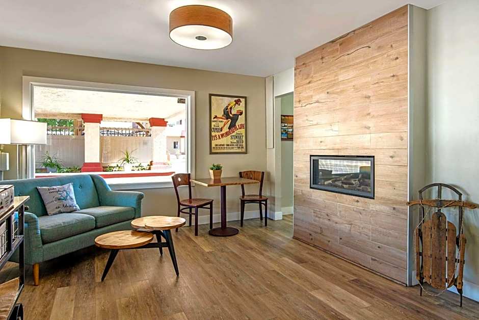 Econo Lodge Inn & Suites Durango
