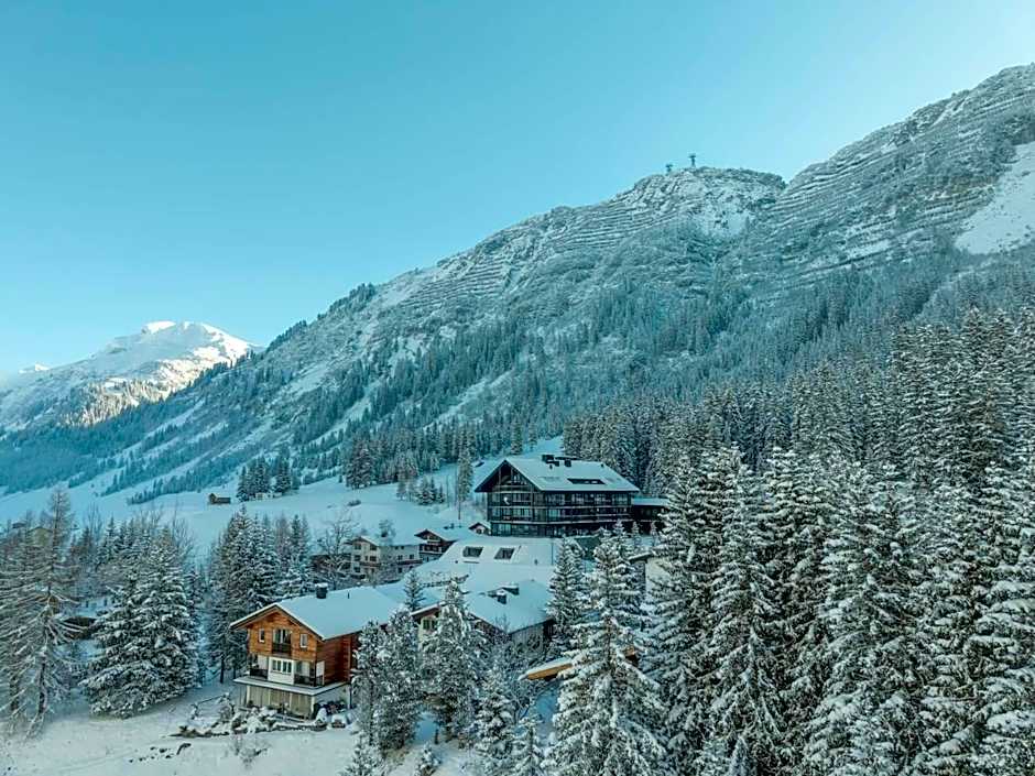 New Hotel Kristberg in Lech with SPA, outdoor pool and view