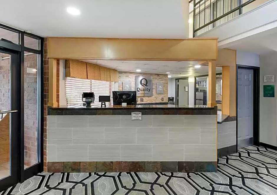 Quality Inn And Suites Rochester
