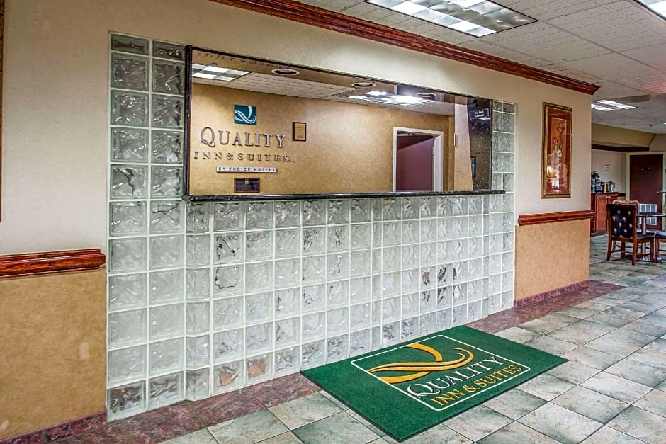 Quality Inn & Suites Ft. Jackson Maingate
