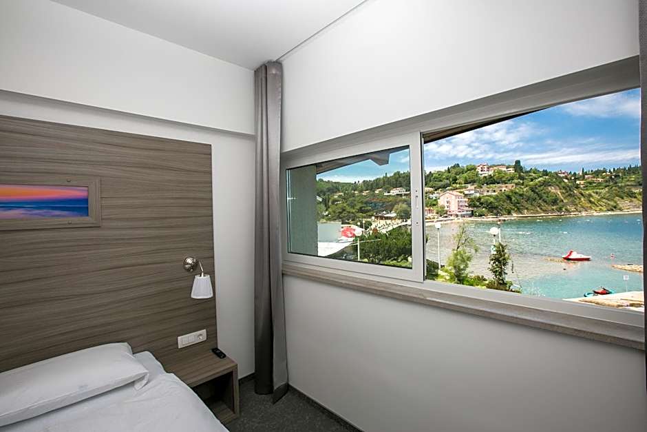 Barbara Piran Beach Hotel