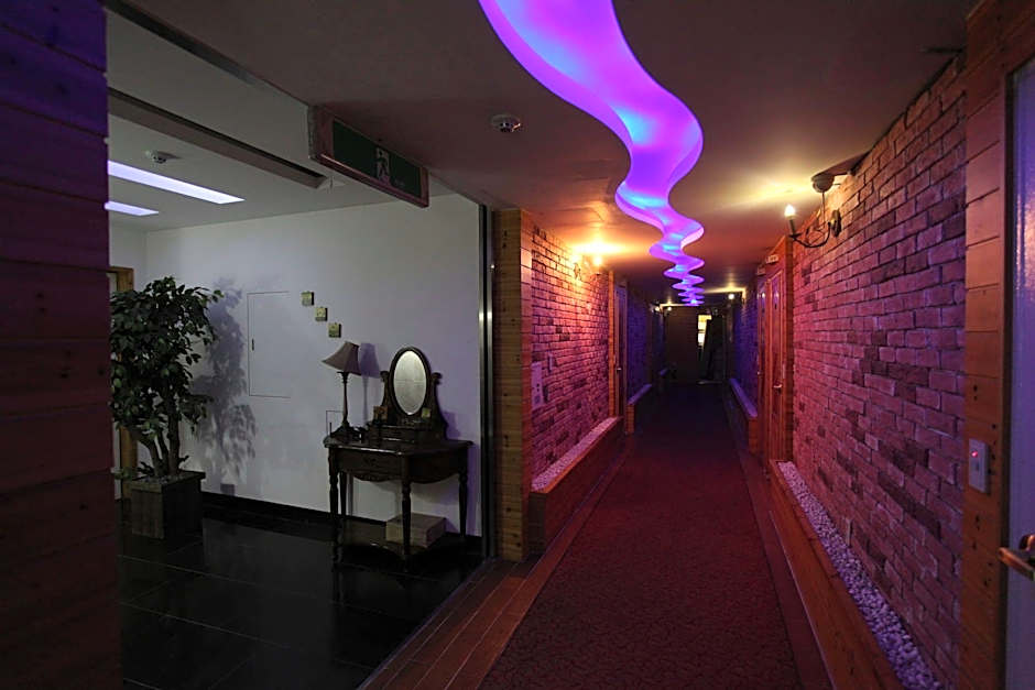 Cheonan Business Hotel