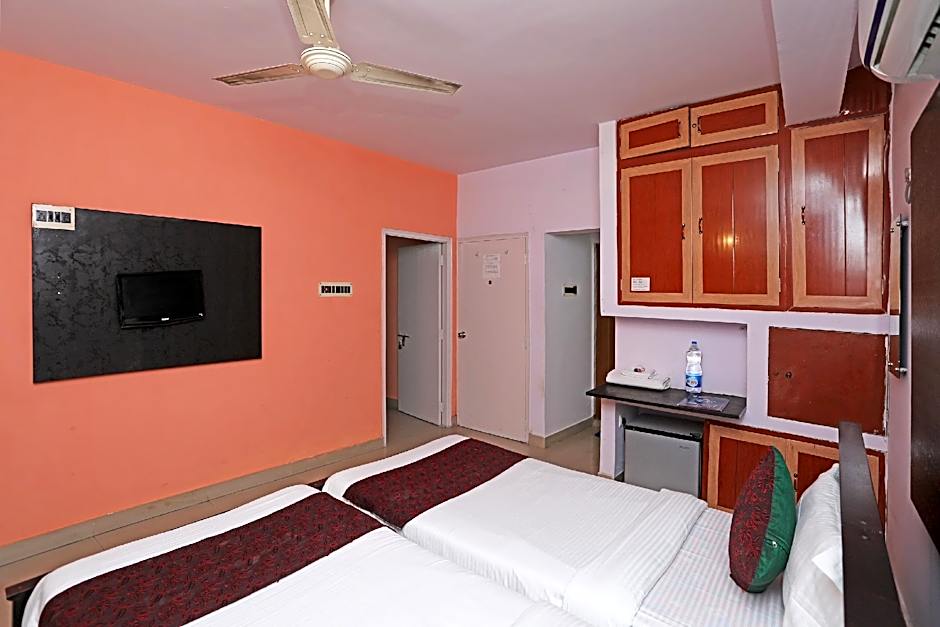 OYO 1694 near Nicco Park – Calcutta, LA