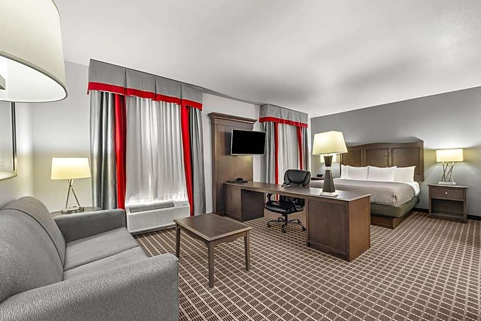 Quality Inn & Suites Pearsall