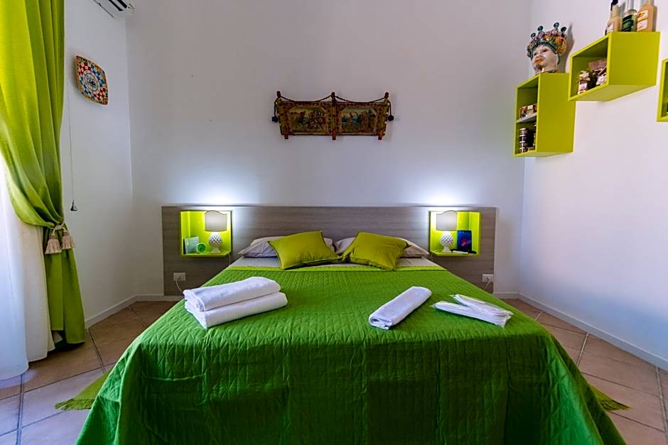 THE PALACE B&B and Apartments