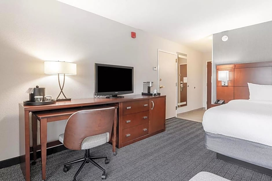 Courtyard by Marriott Burlington Williston