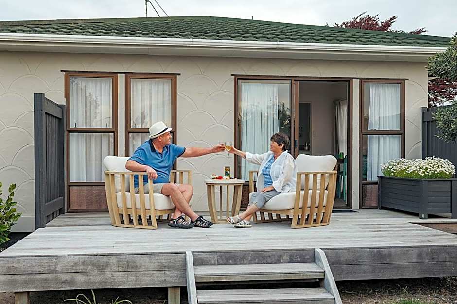 Tāhuna Beach Holiday Park