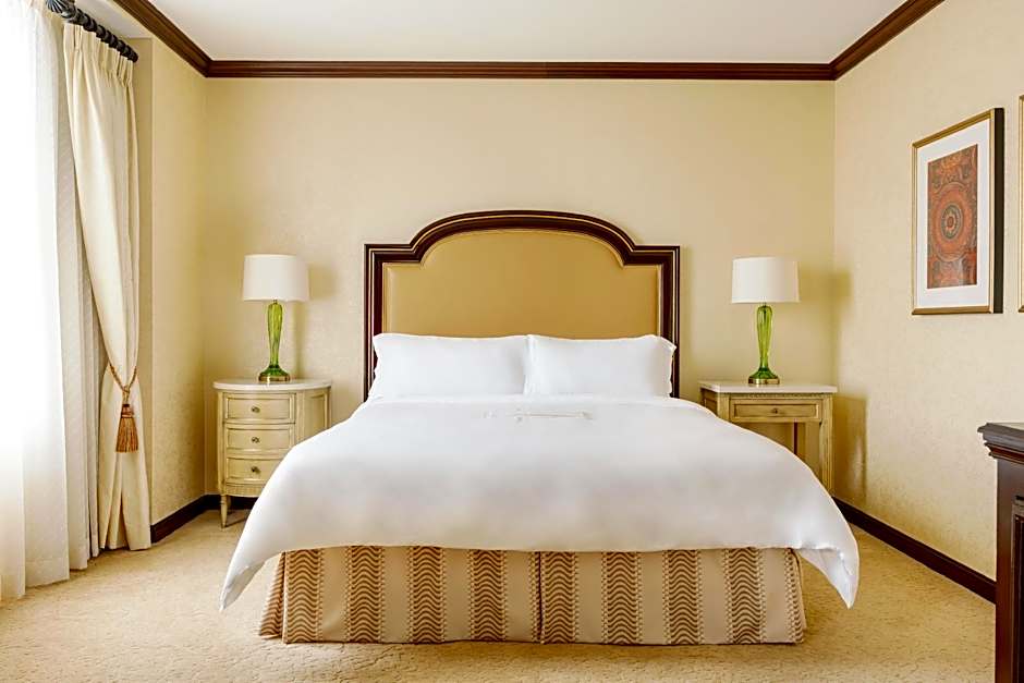 Photo 1 of 8 of Heritage 1 King Bed
