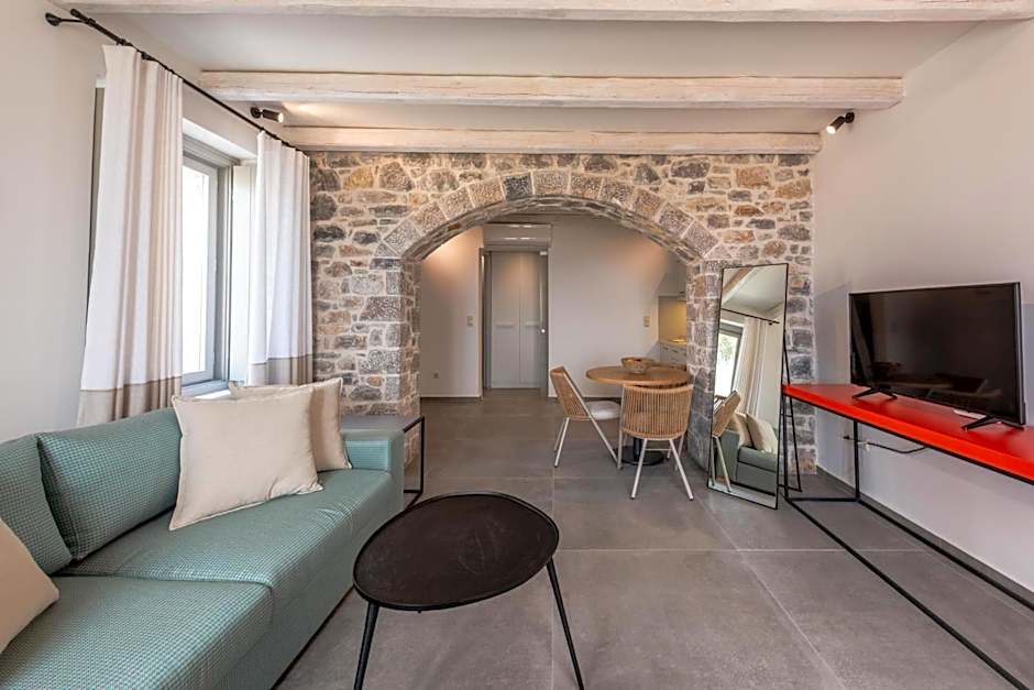 Sampatiki Suites & Spa - Luxury Seaview Suites - Opened 2024