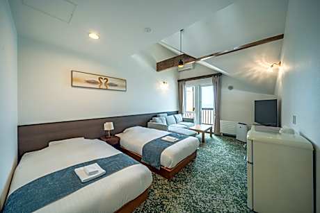 Deluxe Twin Room with Sea View