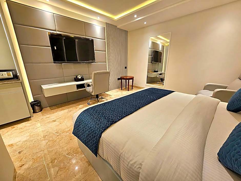 Mansarover Paradise Hotel