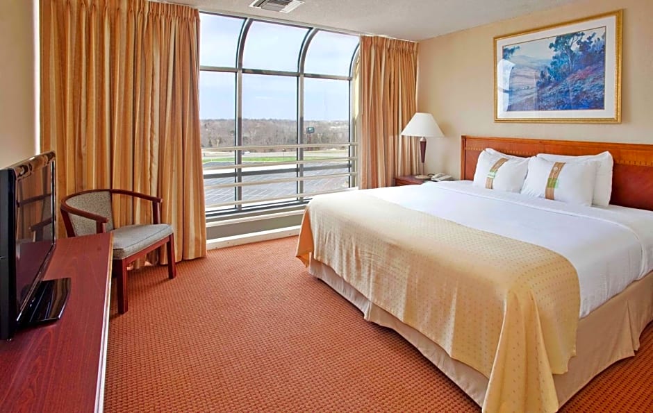 Holiday Inn - Executive Center-Columbia Mall, an IHG Hotel
