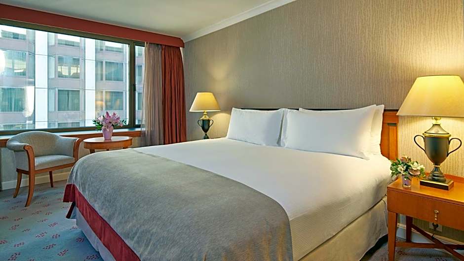 Zdjęcie 1 z 6 — Grand 1 King Bed Suite, River View