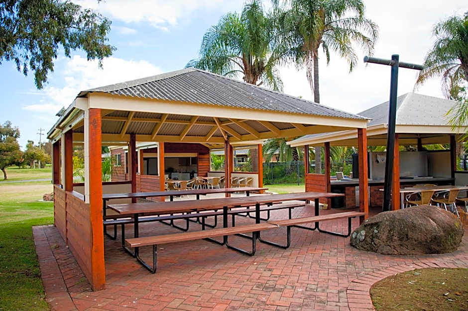 Sportsmans Motor Inn