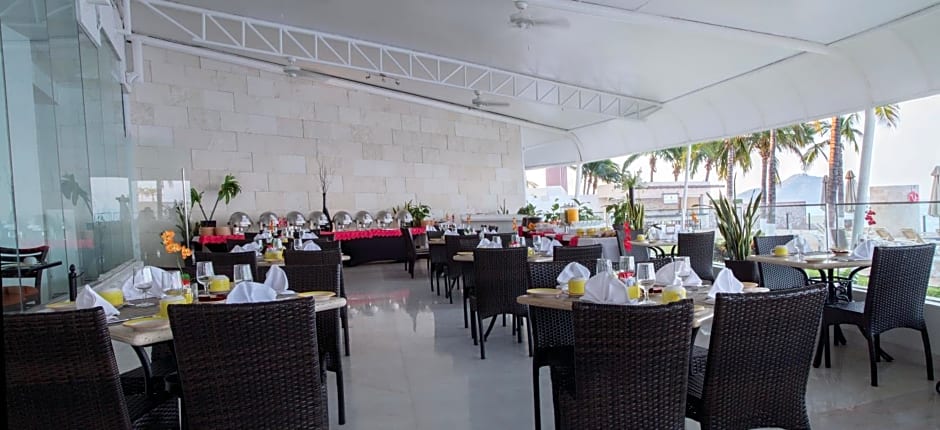 Park Royal Beach Mazatlán