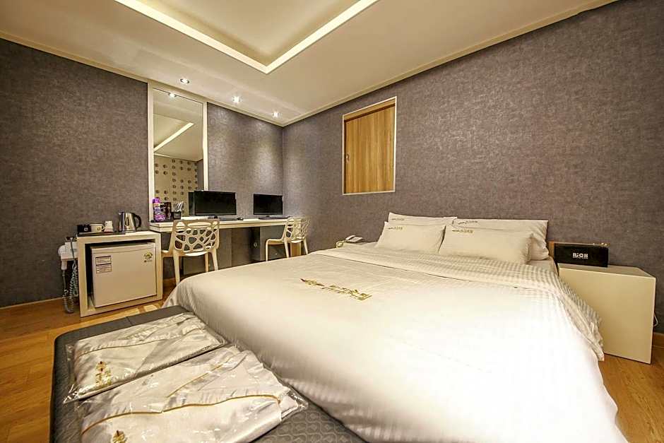 Richi Hotel