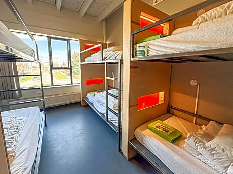 Single bed in 6-Bed MIXED Dorm with Shared Bathroom