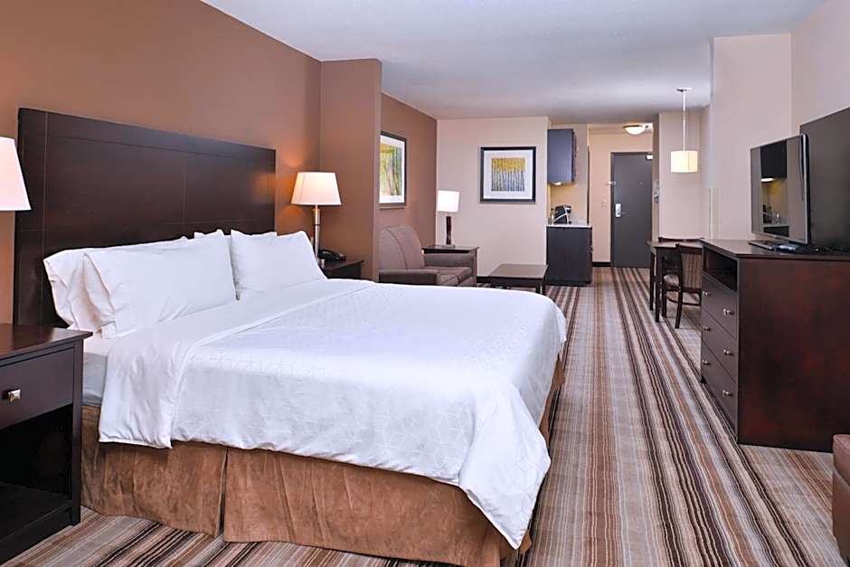 Photo 1 of 5 of 1 Bedroom 1 King Bed Suite, Accessible