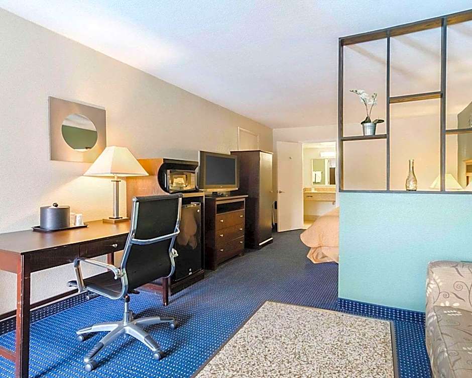 Rodeway Inn & Suites Williamsburg Central