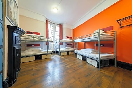 Private Room for 8 Adults with Bunk Bed