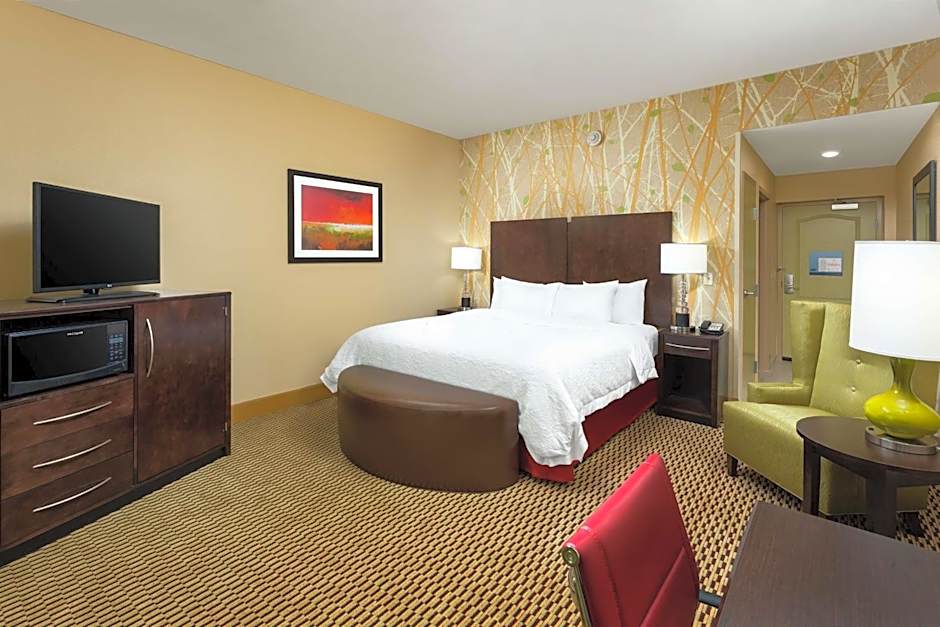 Hampton Inn By Hilton & Suites Williamsport - Faxon Exit
