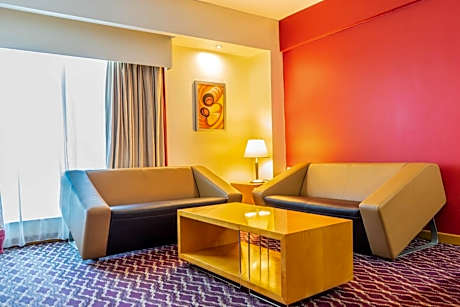One-Bedroom Suite with Single Sofa Bed