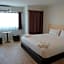 The charlotte smart hotel lopburi