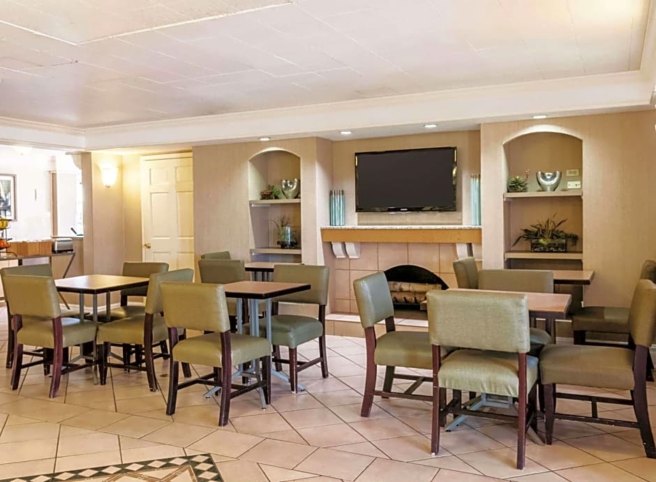 La Quinta Inn by Wyndham New Orleans West Bank / Gretna