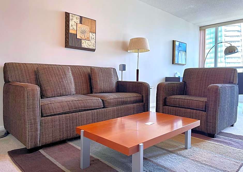 Carmana Hotel & Suites