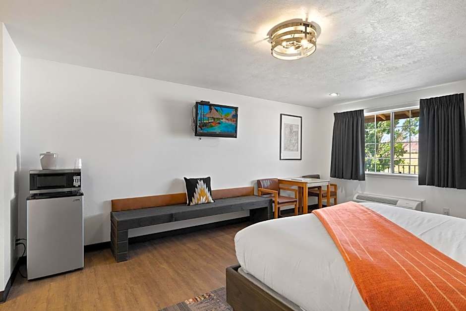 Photo 1 of 6 of 1 King Bed