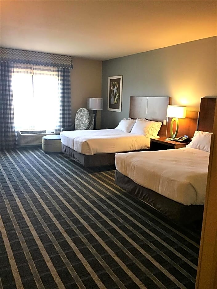 Holiday Inn Express Hotel & Suites Perry-National Fairground Area