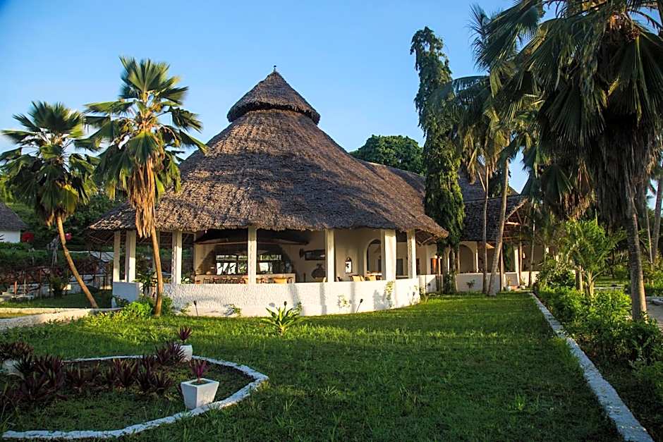 Antonio Beach Tree House Hotel & Spa