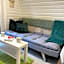 Paddock Pod - Sleeps 4 & Roofed Over Private Hot Tub & NEW SAUNA