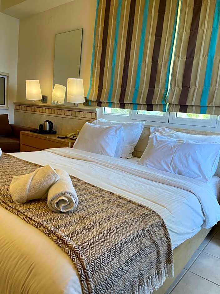 Glaros Beach Hotel