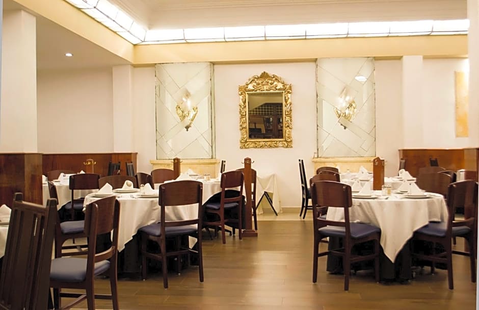 Hotel Leon