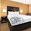 La Quinta Inn & Suites by Wyndham Clearwater Central