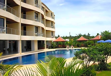 Chawenglakeview condotel 