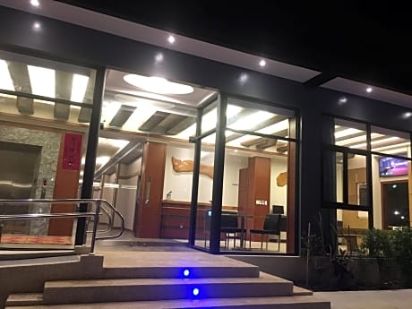 Wei Feng Motel Pingtung Branch