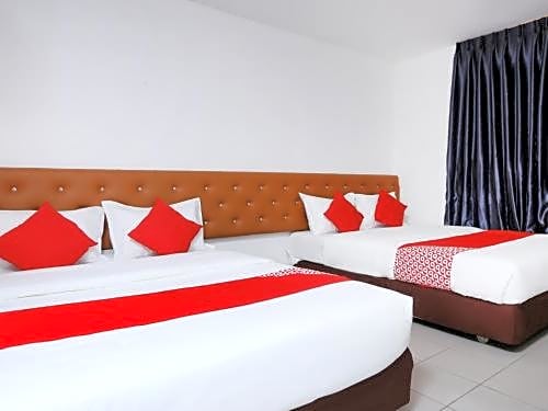 OYO 89672 Eg Hotel Jj