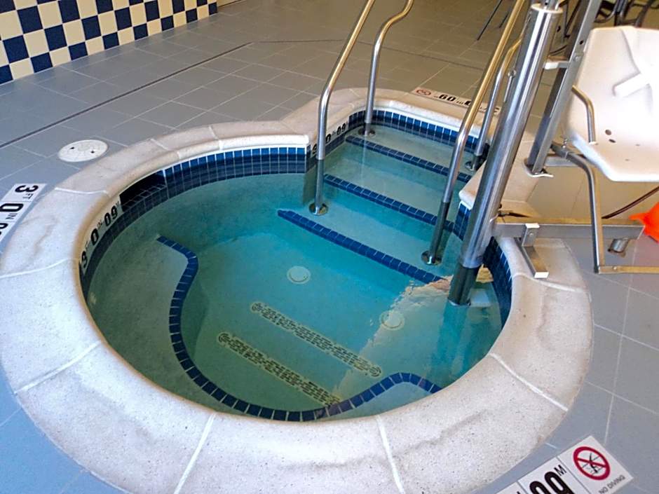 Holiday Inn Express and Suites Dickson City By IHG