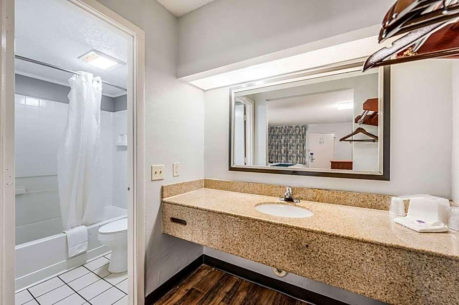 Motel 6-Tupelo, MS - Downtown