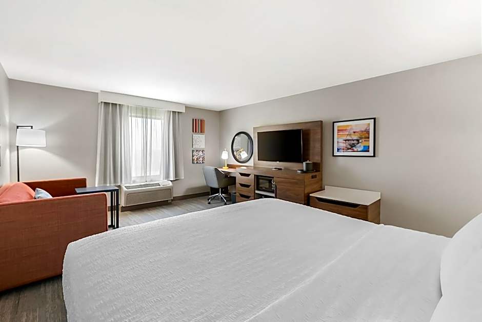 Hampton Inn & Suites Peru
