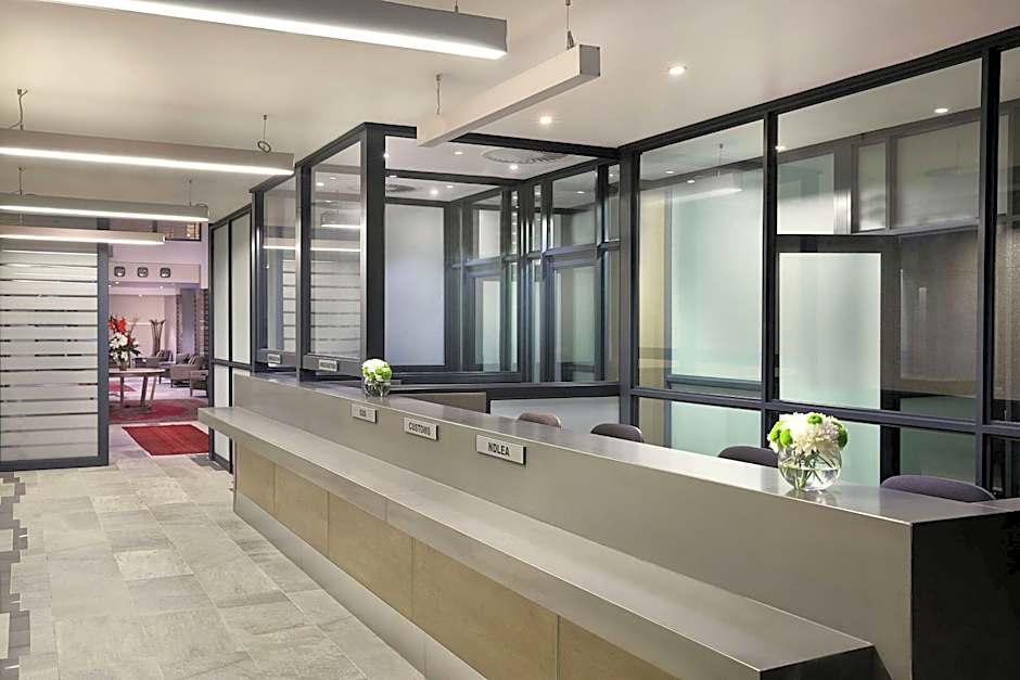 Legend Hotel Lagos Airport, Curio Collection By Hilton