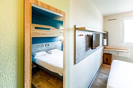 Triple Room (3 Adults or 2 Adults + 1 Child)