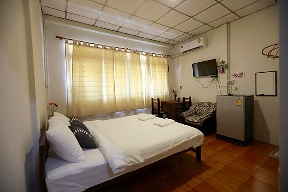 Banana hostel (Don Muang)