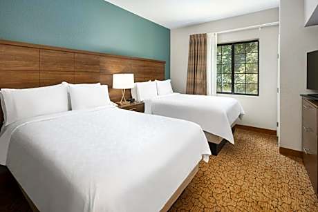 One-Bedroom Suite with Two Double Beds