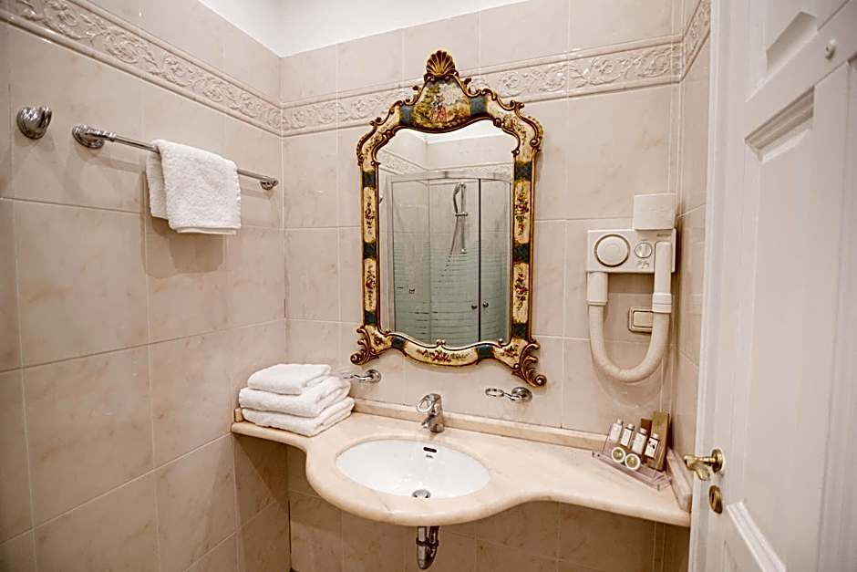 Palaiologos Luxury City Hotel