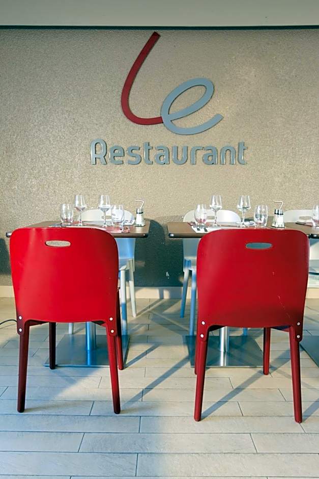 Campanile Calais Hotel